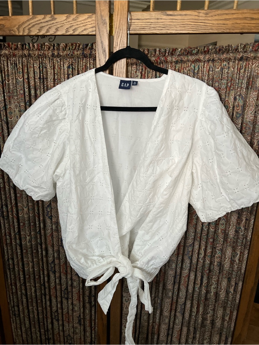 GAP White Eyelet Tie-Waist Puff Sleeve Blouse